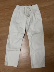 ザラ ベージュ パンツ