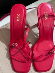 ZARA レッド サンダル 36