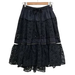 美品 FENDI フェンディ カットワーク レース フレア イージースカート SIZE40 ブラック レディース 古着 中古 USEDのサムネイル
