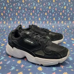 アディダス ファルコン ブラック レディーススニーカー 23センチ