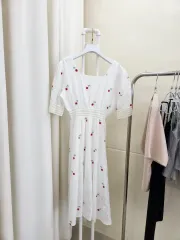 白 ロング丈ワンピース