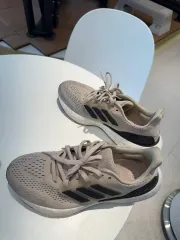 255 アディダス ウルトラブースト 23