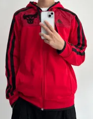 38 adidas(アディダス) シカゴ ブルズ フード付き ジップアップパーカー （ M ）