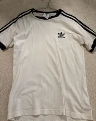 アディダス ストライプ 半袖Tシャツ s