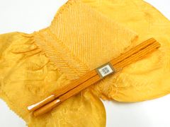 一輝堂】【着物】黒留袖 五つ紋 比翼仕立 金糸 金駒刺繍 幾何学文 身丈