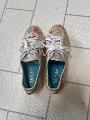 NUOVO(ヌオーヴォ) フラワー スニーカーズ 230