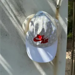 00 ' s nike cap