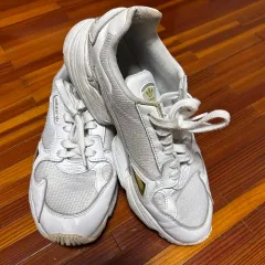 adidas(アディダス) ファルコン 出品