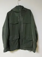 ユニクロ ホワイトマウンテニアリング ハイブリッド ダウン ジャケット