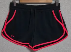 S ) UNDER ARMOUR(アンダーアーマー) 黒 機能性 ショートパンツ 半ズボン