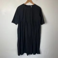 ヴィンテージ [戻る] ボタン 黒 半袖 ワンピース