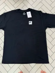 L Nike(ナイキ） 半袖 Tシャツ 黒 オフホワイトフレーバー