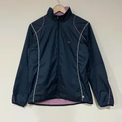 S Nike(ナイキ） クラマフィット ウインドブレーカー