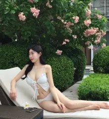 フリルビキニ ホワイト