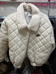 ナイキ キルティングジャケット アイボリー ボア襟