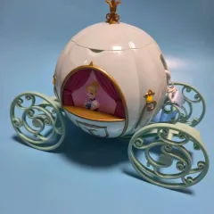 ディズニー ユニバーサル USJ フィギュア キャラクター グッズ シンデレラ ポップコーンバケット 馬車