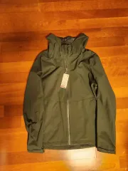 新品 ユニクロ ブロックテック パーカ オリーブ L