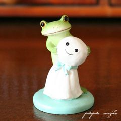 コポー  Copeau  オブジェ 置物  てるてる坊主とカエル　梅雨   ミニチュア ダイカイ  てるてる坊主  ディスプレイ カエル 小物 雑貨　パタパタ民族