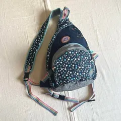 00s　archive　アーカイブ　当時物　スリングバッグ　ワンショルダー　リュック　☆　星　LOVE刺繍　ワッペン　虹色ベルト　レインボー　デニム生地　一点物　Y2K　平成女児　平成レトロ　ギャル　star × denim design backpack