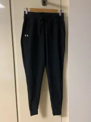 含む UNDER ARMOUR(アンダーアーマー) 黒 トレーニング ズボン SM