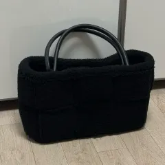 ボア・ハンドバッグ