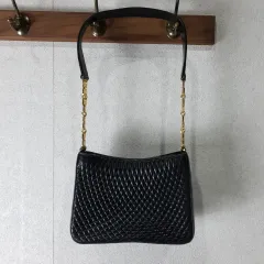 BALLY BALLY(バリー) キルティング ゴールドチェーン ショルダーバッグ