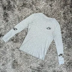 ナイキ ジュニア 長袖 Tシャツ (10-12歳)