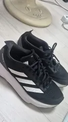 アディダス 限定スニーカー