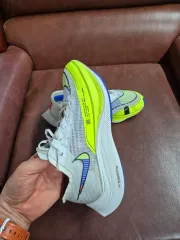 ナイキ ヴェイパーフライ 2 メンズ 255mm