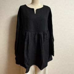 美品】アーツアンドサイエンス 2way スモッキング刺繍ブラウス - メルカリ