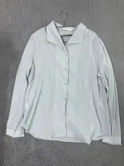 ライトブルーブラウス