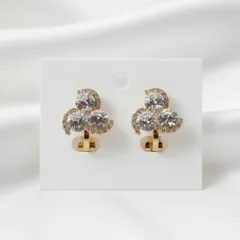 ❤︎24時間以内発送/全品2,000円以下❤︎【上品＆高見えイヤリング】ジルコニア　three stones　キラキラ　ビジュー　高級　シンプル　ゴールド　通勤　結婚式　パーティー　セレモニー　痛くない