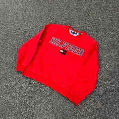 Tommy Hilfiger(トミーヒルフィガー) ビッグロゴ レッド パーカー