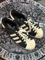 アディダス SUPERSTAR 限定モデル