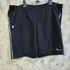Nike(ナイキ） スウッシュ ドライフィット ハーフパンツ XL