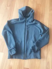 アディダス フードジップアップ 160 55 よく合います