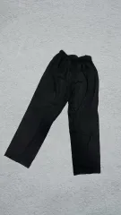黒 コットンパンツ