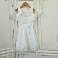 白エンブロイダリーレース オフショルダーワンピース