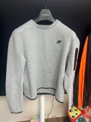 ナイキ テック フリース グレー スウェット