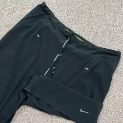 Nike(ナイキ） ドライフィット 黒 トレーナー ハーフパンツ 30 250625