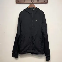 Nike(ナイキ） ランニング フーディー パーカー 軽量 ウインドブレーカー ジャケット
