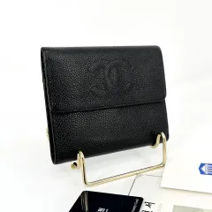 完成した感じ Chanel(シャネル) ロゴ キャビア 二つ折り財布 ブラック