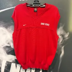 Nike(ナイキ） Vネック ニット セーター