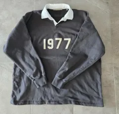 エッセンシャルズ 1977 ラグビー カラ 長袖 Tシャツ