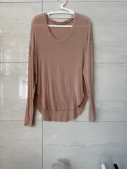 Vネック 長袖 華奢Tシャツ (ベージュ)