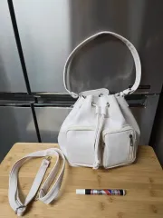 アイボリー 巾着 バッグ (トートと ショルダー兼 クロスボディバッグ)