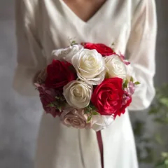 アイボリー×赤×くすみピンクラウンドブーケ☆ブートニア