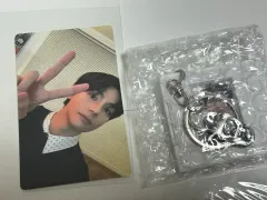 バンタン アリラン ウィバース 特典 ヴィ（V・テヒョン・テテ） トレカ + キーホルダー セット