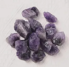 Sugarello 天然原石 水晶 かちわり水晶 クリスタル 宝石の原石 ヒーリング ストーンパワー クォーツ 置き物 浄化 風水 開運 置物 岩石 鉱物 約3～5cm 2～3個 120g以上 (ディープパープル) [ディープパープル]