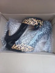 ジニーキム レオパード エナメル 靴